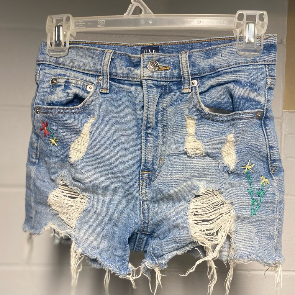 Gap Distressed embroidered shorts